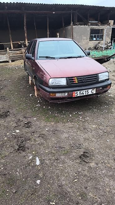 Volkswagen Vento, седан, бордовый цвет. учёт Россия!!! - Вмятина на at lalafo.kg Volkswagen Vento, седан, бордовый цвет. учёт Россия!!! - Вмятина на