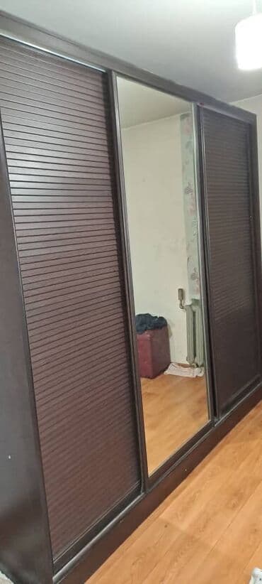 Срочно продаем шкаф купе at lalafo.kg Срочно продаем шкаф купе