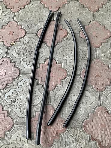 Уплотнитель двери Комплект Mercedes-Benz at lalafo.kg Уплотнитель двери Комплект Mercedes-Benz