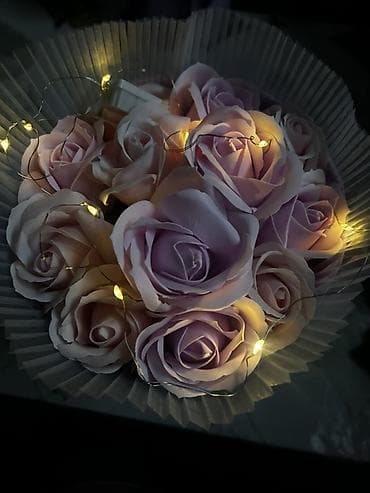 Бонбоньерки: Принимаю заказы на Подарочный букет из искусственных роз с подсветкой at lalafo.kg — 4 Бонбоньерки: Принимаю заказы на Подарочный букет из искусственных роз с подсветкой — 4