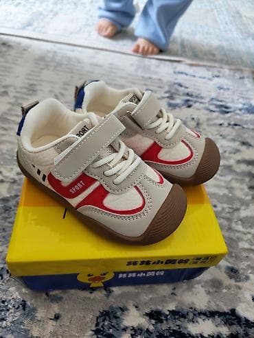 Детские кроссовки для мальчика/девочки - Размер: 23 (указан на at lalafo.kg Детские кроссовки для мальчика/девочки - Размер: 23 (указан на