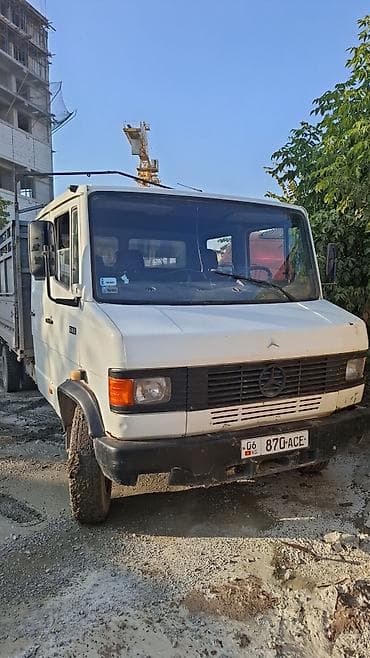 Грузовик, Mercedes-Benz, Дубль, 6 т, Б/у at lalafo.kg Грузовик, Mercedes-Benz, Дубль, 6 т, Б/у