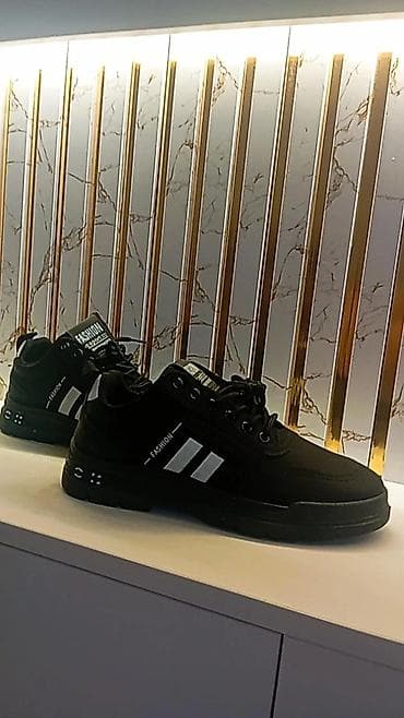 Мужские кроссовки, 40, Fashion, Новый, цвет - Черный at lalafo.kg Мужские кроссовки, 40, Fashion, Новый, цвет - Черный