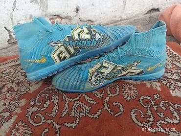 Футбольные бутсы/сороконожки Nike (модель с носком-«гольфом») - at lalafo.kg Футбольные бутсы/сороконожки Nike (модель с носком-«гольфом») -