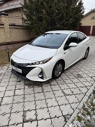 Toyota Prius: 2017 г., 1.8 л, Вариатор, Электромобиль, Лифтбек at lalafo.kg Toyota Prius: 2017 г., 1.8 л, Вариатор, Электромобиль, Лифтбек