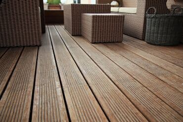 Террасная доска (палубная, рифлёная) для улицы и влажных зон at lalafo.kg Террасная доска (палубная, рифлёная) для улицы и влажных зон