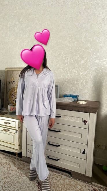 Домашний костюм/пижама для беременных - Комплект из двух предметов at lalafo.kg Домашний костюм/пижама для беременных - Комплект из двух предметов