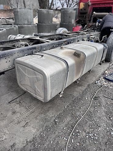 Топливный бак DAF 2020 г., Б/у, Оригинал at lalafo.kg Топливный бак DAF 2020 г., Б/у, Оригинал