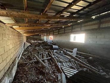 Продажа полдома: Продаётся капитальный дом с большим крытым двором-навесом и гаражными at lalafo.kg — 8 Продажа полдома: Продаётся капитальный дом с большим крытым двором-навесом и гаражными — 8