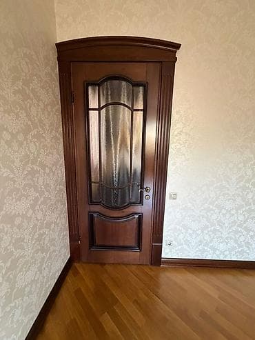 Металл сейф эшиктери: Межкомнатная дверь из массива с декоративным остеклением - Материал lalafo.kg да — 1 Металл сейф эшиктери: Межкомнатная дверь из массива с декоративным остеклением - Материал — 1