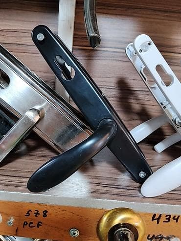 Дверная ручка, Для межкомнатных дверей, Пластик, Без установки at lalafo.kg Дверная ручка, Для межкомнатных дверей, Пластик, Без установки