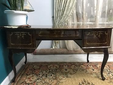 Раритетный письменный стол из натурального дерева,советских времён,но at lalafo.kg Раритетный письменный стол из натурального дерева,советских времён,но