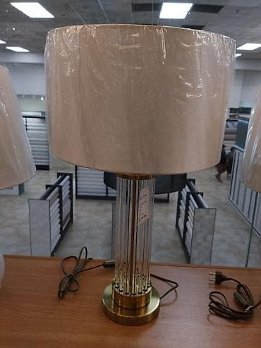 Люстры: Настольная лампа Arte A4027LT-1PB - Тип: настольная лампа с абажуром at lalafo.kg — 1 Люстры: Настольная лампа Arte A4027LT-1PB - Тип: настольная лампа с абажуром — 1