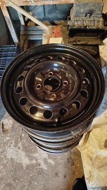 Железные Диски R 15 Комплект, отверстий - 4 at lalafo.kg Железные Диски R 15 Комплект, отверстий - 4