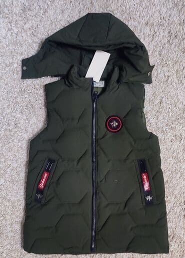 Безрукавка,цвета Хаки.Возраст:10-14 лет.800 сом at lalafo.kg Безрукавка,цвета Хаки.Возраст:10-14 лет.800 сом