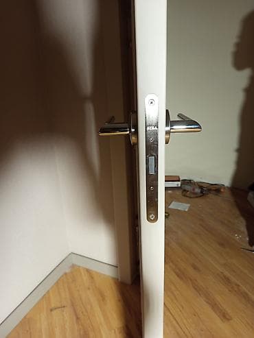 Металл сейф эшиктери: Установка дверей входных и межкомнатных. Профессиональная установка lalafo.kg да — 1 Металл сейф эшиктери: Установка дверей входных и межкомнатных. Профессиональная установка — 1