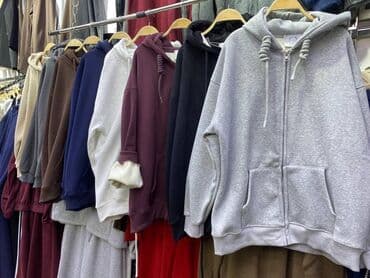 Худи, На флисе, Все размеры at lalafo.kg Худи, На флисе, Все размеры