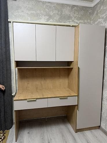 Компьютерный стол, С полками at lalafo.kg Компьютерный стол, С полками