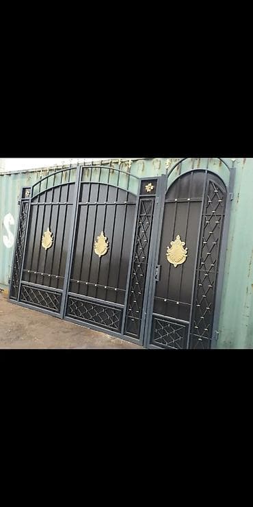 Кованые металлические ворота с калиткой - Конструкция: двустворчатые at lalafo.kg Кованые металлические ворота с калиткой - Конструкция: двустворчатые