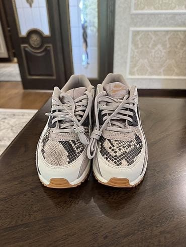 Кроссовки, 39, Nike, Новый, Платная доставка at lalafo.kg Кроссовки, 39, Nike, Новый, Платная доставка