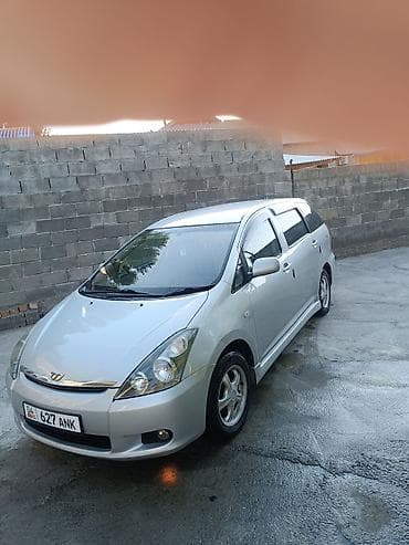 Toyota WISH: 2005 г., 1.8 л, Автомат, Бензин, Минивэн at lalafo.kg Toyota WISH: 2005 г., 1.8 л, Автомат, Бензин, Минивэн