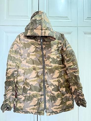 Камуфляжная куртка с капюшоном - Принт: классический камуфляж at lalafo.kg Камуфляжная куртка с капюшоном - Принт: классический камуфляж