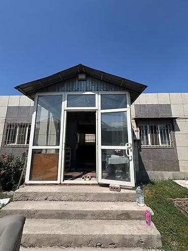 Сдается в аренду дом ( спальня, детская, просторный зал, санузел) с at lalafo.kg Сдается в аренду дом ( спальня, детская, просторный зал, санузел) с