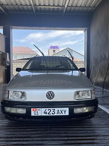 Volkswagen Passat: 1991 г., 1.8 л, Ручные, Бензин, Универсал at lalafo.kg Volkswagen Passat: 1991 г., 1.8 л, Ручные, Бензин, Универсал