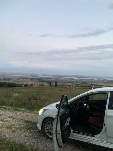 Hyundai Solaris: 2014 г., 1.4 л, Автомат, Бензин, Седан at lalafo.kg Hyundai Solaris: 2014 г., 1.4 л, Автомат, Бензин, Седан