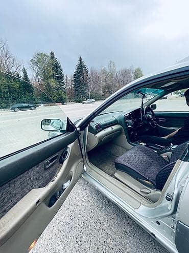 Subaru Legacy: 2000 г., 2.5 л, Автомат, Бензин, Универсал at lalafo.kg Subaru Legacy: 2000 г., 2.5 л, Автомат, Бензин, Универсал