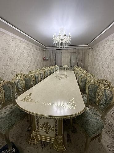 Большой стол со стульями и диван со столом at lalafo.kg Большой стол со стульями и диван со столом