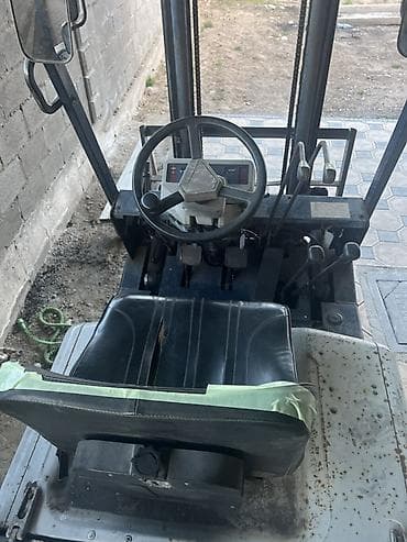 Погрузчик, Komatsu, Колесный, Вилочный at lalafo.kg Погрузчик, Komatsu, Колесный, Вилочный