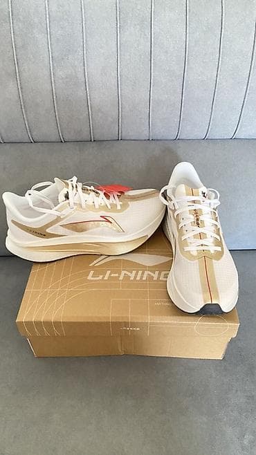 Мужские кроссовки, 42.5, Новый, цвет - Белый, Бесплатная доставка at lalafo.kg Мужские кроссовки, 42.5, Новый, цвет - Белый, Бесплатная доставка