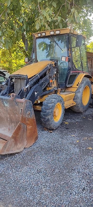 Экскаватор, 2001 г., Колесный at lalafo.kg Экскаватор, 2001 г., Колесный