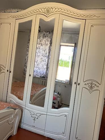 Спальный гарнитур в классическом стиле, цвет слоновая кость с at lalafo.kg Спальный гарнитур в классическом стиле, цвет слоновая кость с