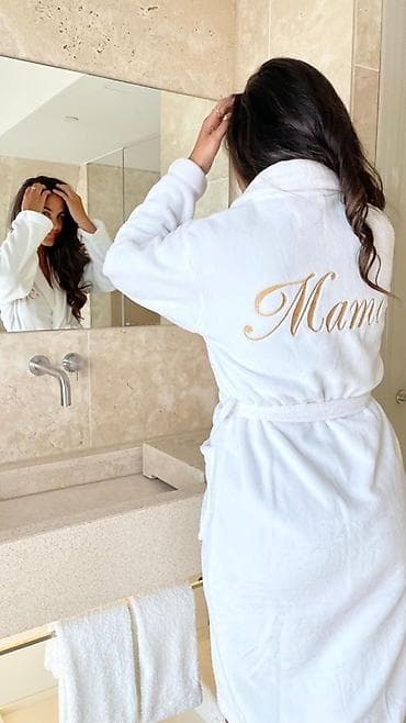 Именные махровые халаты с вышивкой - Материал: плотная мягкая at lalafo.kg Именные махровые халаты с вышивкой - Материал: плотная мягкая