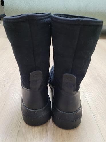 ECCO, Зимние женские угги полусапоги, цвет черный. - Подойдут для at lalafo.kg ECCO, Зимние женские угги полусапоги, цвет черный. - Подойдут для