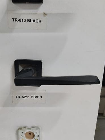 Эшиктин туткасылар: Ручка дверная на розетке TR-810 BLACK / TR-A211 BB/BN - Тип lalafo.kg да — 1 Эшиктин туткасылар: Ручка дверная на розетке TR-810 BLACK / TR-A211 BB/BN - Тип — 1