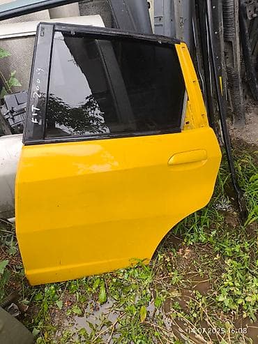 Дверь Задняя левая Honda, Б/у, Оригинал at lalafo.kg Дверь Задняя левая Honda, Б/у, Оригинал