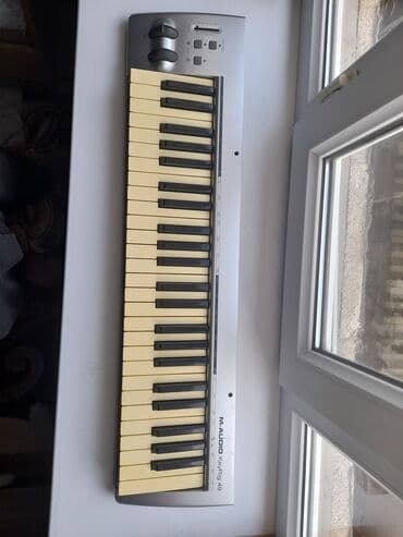 MIDI клавиатура СТУДИЙНАЯ, В ОЧЕНЬ ХОРОШЕМ СОСТОЯНИИ 🔥🔥🔥 ВСЁ РАБОЧЕЕ at lalafo.kg MIDI клавиатура СТУДИЙНАЯ, В ОЧЕНЬ ХОРОШЕМ СОСТОЯНИИ 🔥🔥🔥 ВСЁ РАБОЧЕЕ