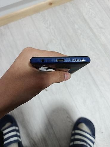 Смартфон с двойной основной камерой и сканером отпечатка на задней at lalafo.kg Смартфон с двойной основной камерой и сканером отпечатка на задней