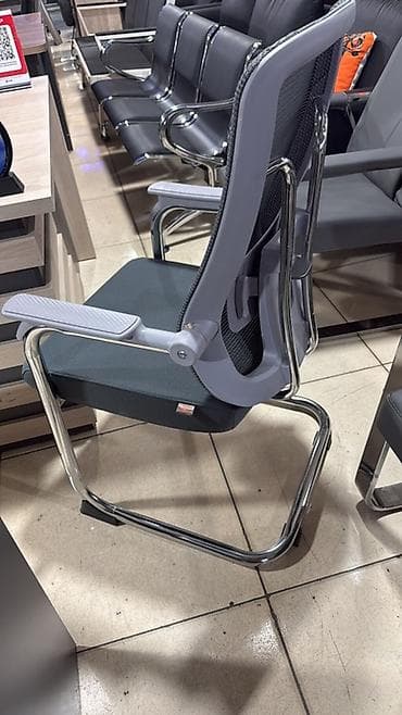 Офис креслолор, Дөңгөлөксүз, түсү - Боз lalafo.kg да Офис креслолор, Дөңгөлөксүз, түсү - Боз