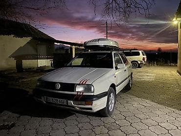 Volkswagen Vento: 1992 г., 1.8 л, Механика, Бензин, Седан at lalafo.kg Volkswagen Vento: 1992 г., 1.8 л, Механика, Бензин, Седан