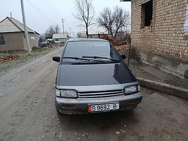 Nissan Prairie: 1990 г., 2 л, Механика, Бензин, Минивэн at lalafo.kg Nissan Prairie: 1990 г., 2 л, Механика, Бензин, Минивэн