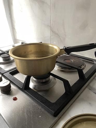 Кастрюля/ковш с крышкой - Материал: лёгкий металл с анодированным at lalafo.kg Кастрюля/ковш с крышкой - Материал: лёгкий металл с анодированным