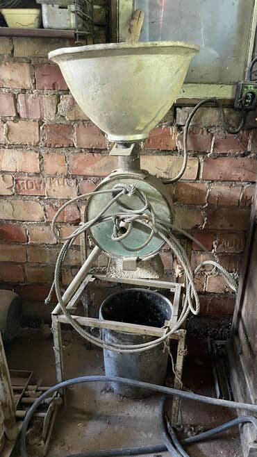Зернодробилка . В рабочем состоянии. Новопавловка at lalafo.kg Зернодробилка . В рабочем состоянии. Новопавловка