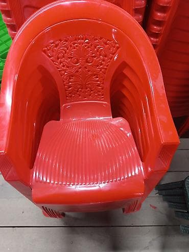 Пластиковый стул, Новый, Самовывоз, цвет - Красный at lalafo.kg Пластиковый стул, Новый, Самовывоз, цвет - Красный