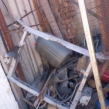 Экран крепления радиатора Toyota at lalafo.kg Экран крепления радиатора Toyota