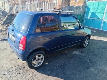 Компактный хэтчбек синего цвета с 3 дверями. Практичный городской at lalafo.kg Компактный хэтчбек синего цвета с 3 дверями. Практичный городской