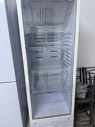 Торговый холодильный шкаф с прозрачной дверцей - Форм-фактор at lalafo.kg Торговый холодильный шкаф с прозрачной дверцей - Форм-фактор